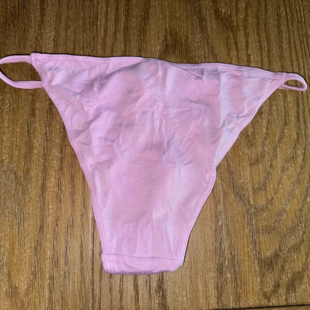 Victorias Secret Itsy Lace Trim String Panty - Picture 4 of 4